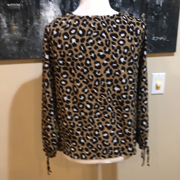 Michael Michael Kors Animal Print Pullon Ruffle Neckline Tie sleeves Top-Size P - Picture 2 of 8